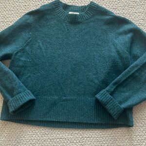 Universal Thread green crew neck sweater